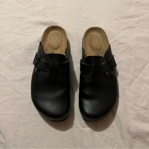Cushionaire Clogs Black